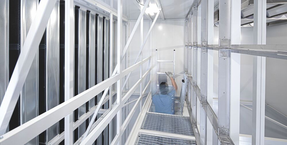 Onderhoudsplatform geïntegreerd in de luchtbehandelingskast voor gemakkelijke filtervervanging.