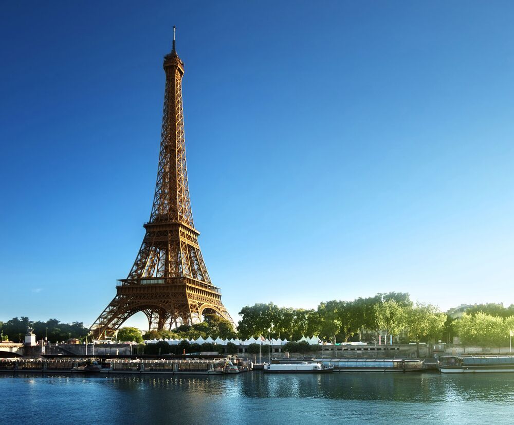 Elegant geïntegreerd: het kenmerkende symbool van de hoofdstad is uitgerust met robatherm ventilatie- en klimaattechniek.