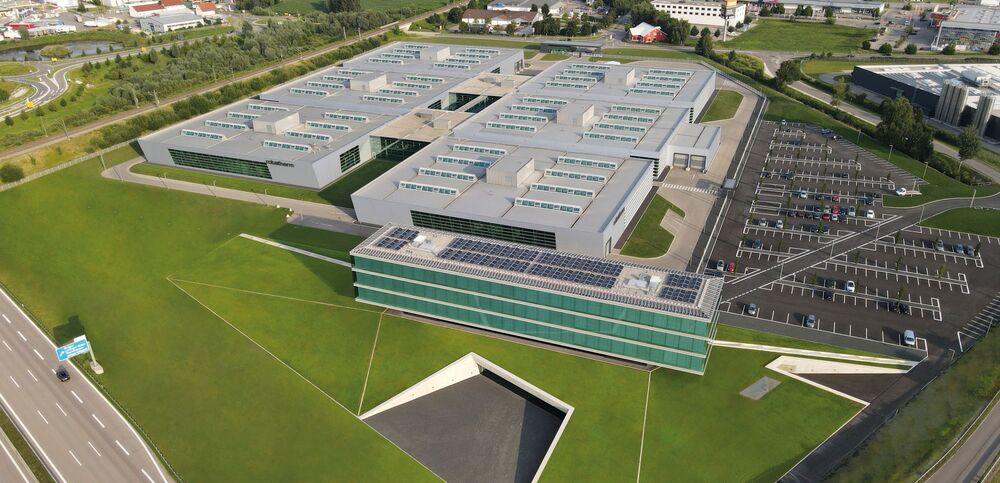 L’installation photovoltaïque avec une puissance de crête de 76 kWp