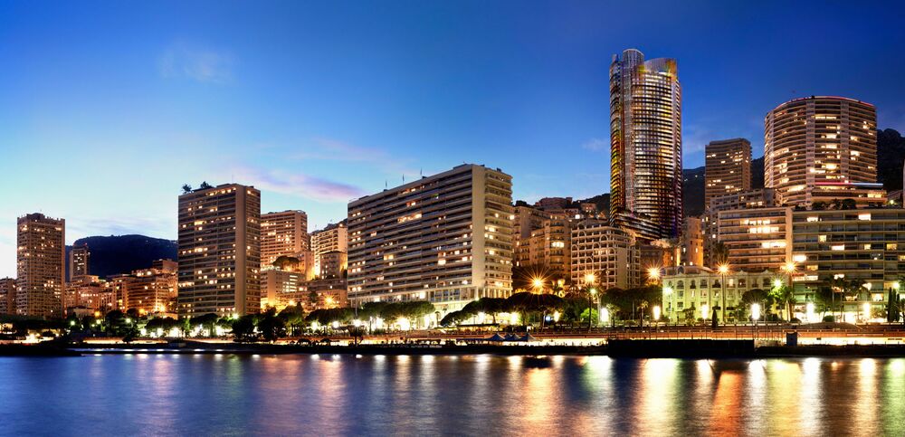 Spectaculair silhouet: de „Tour Odeon“ met robatherm ventilatie- en klimaattechniek domineert de skyline van Monaco.